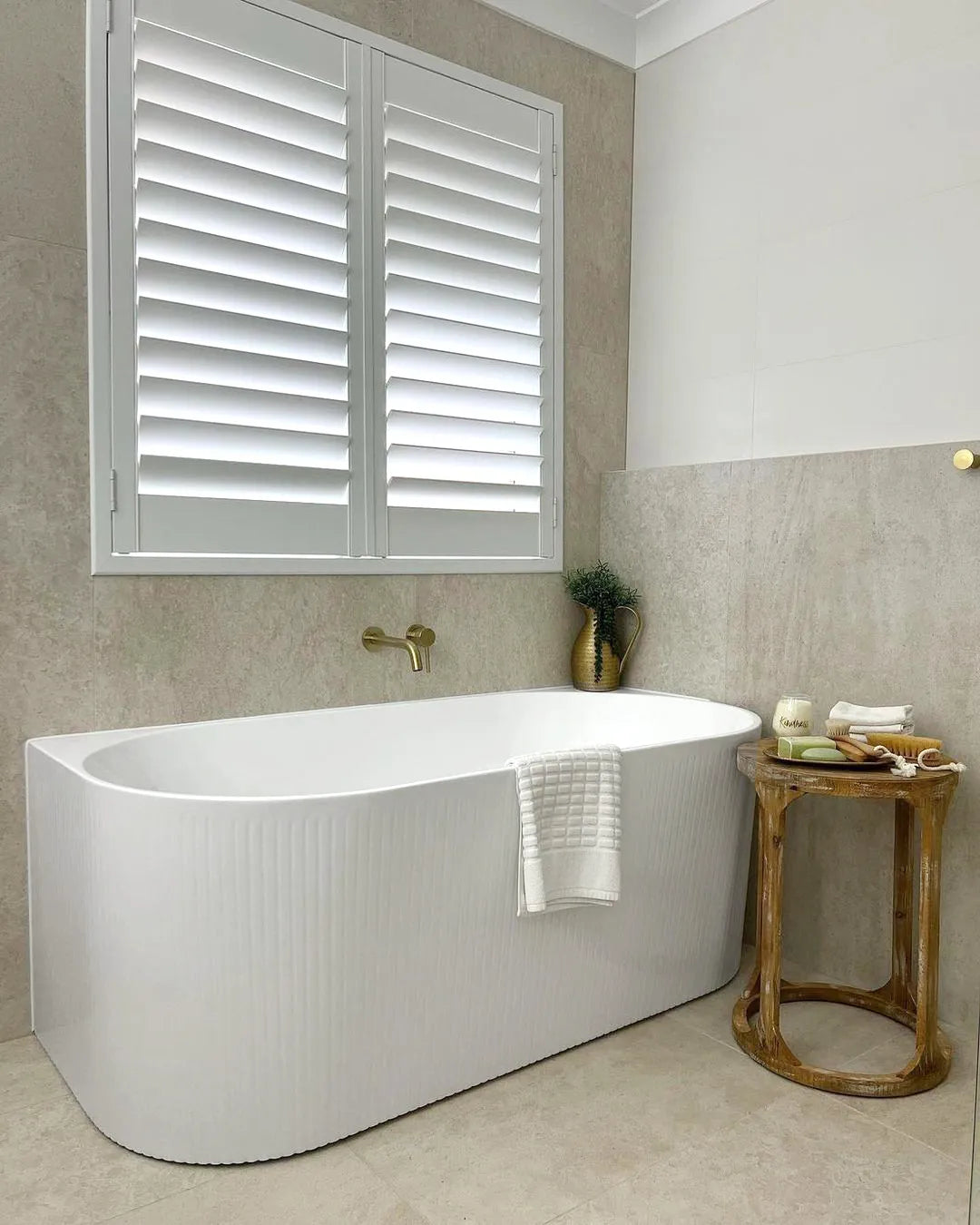 Attica Noosa Bath BTW Multifit 1500 Gloss White