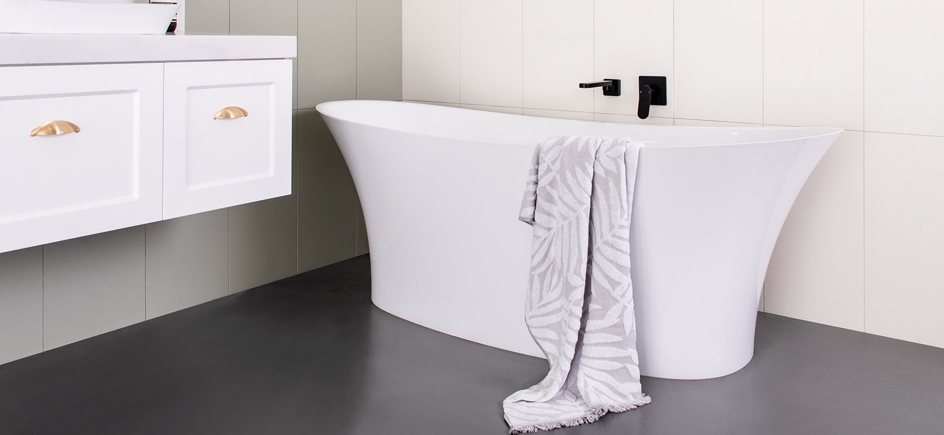 Rise Freestanding Bath Gloss White