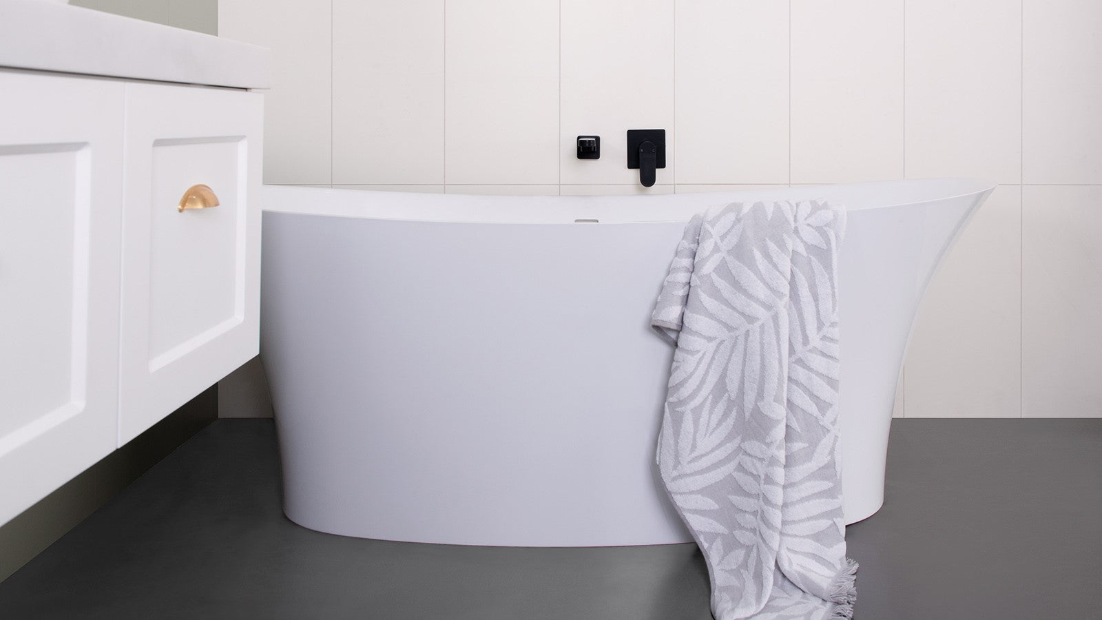 Rise Freestanding Bath Gloss White